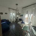 2-bedroom Sunny Sea View With Balcony, La Casa Di Christine