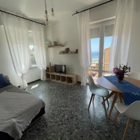 2-bedroom Sunny Sea View With Balcony, La Casa Di Christine