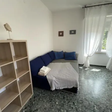 2-bedroom Sunny Sea View With Balcony, La Casa Di Christine