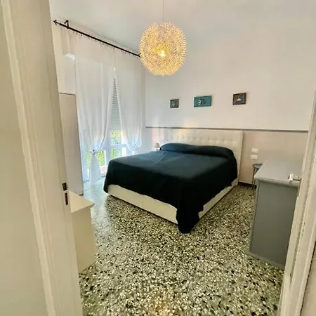 2-bedroom Sunny Sea View With Balcony, La Casa Di Christine