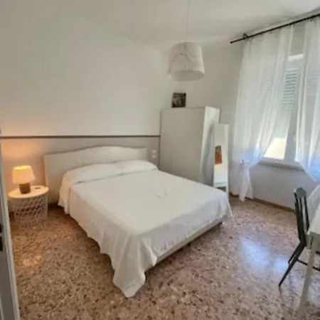 2-bedroom Sunny Sea View With Balcony, La Casa Di Christine