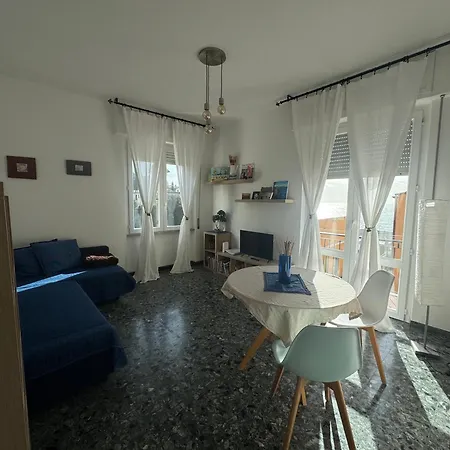 2-bedroom Sunny Sea View With Balcony, La Casa Di Christine