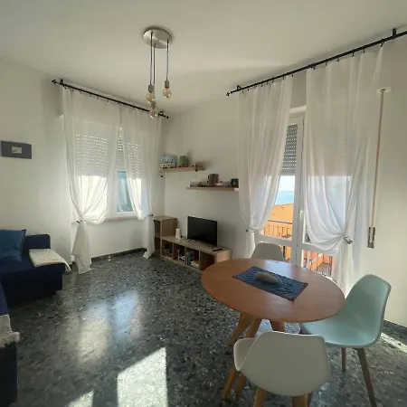 2-bedroom Sunny Sea View With Balcony, La Casa Di Christine *