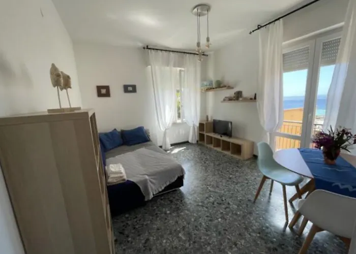 Apartament 2-bedroom Sunny Sea View With Balcony, La Casa Di Christine *