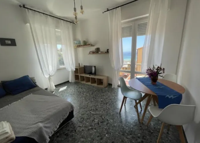 2-bedroom Sunny Sea View With Balcony, La Casa Di Christine