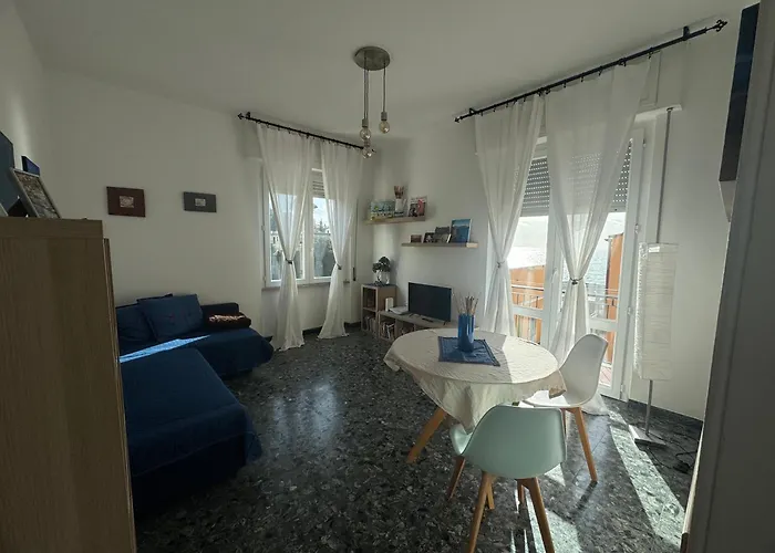 2-bedroom Sunny Sea View With Balcony, La Casa Di Christine