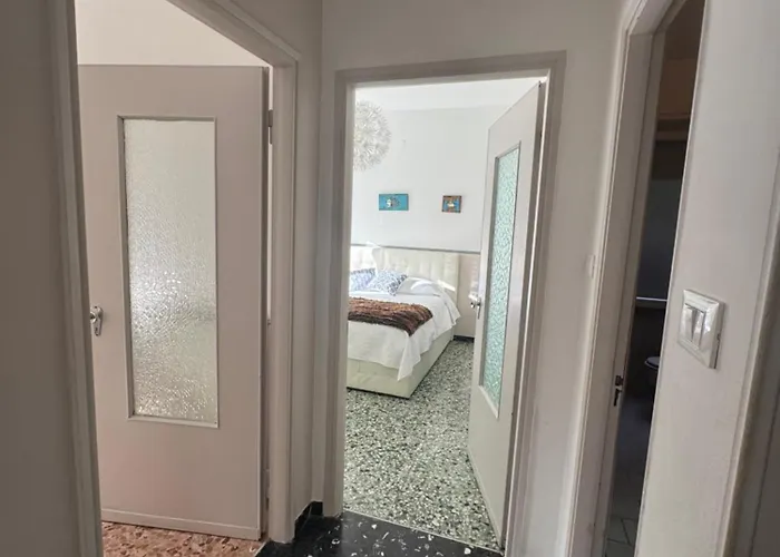 2-bedroom Sunny Sea View With Balcony, La Casa Di Christine Apartament *