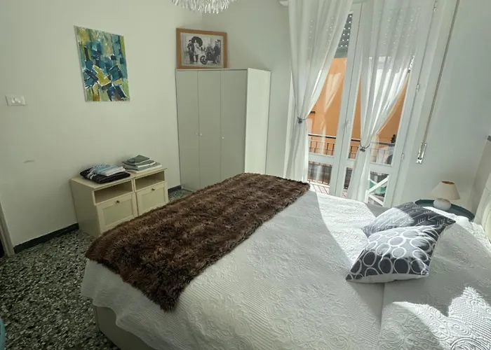 2-bedroom Sunny Sea View With Balcony, La Casa Di Christine *