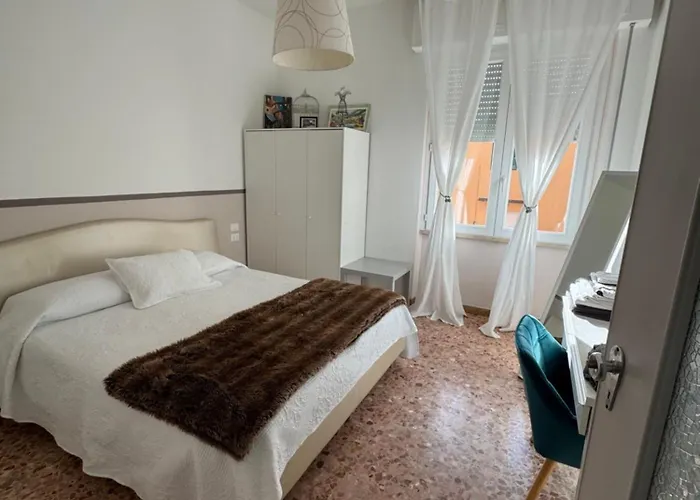 2-bedroom Sunny Sea View With Balcony, La Casa Di Christine